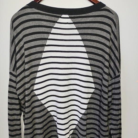 PLANET by Lauren G Sweater Gray Black White Ribbed Hem Stripes One Size - Picture 5 of 12